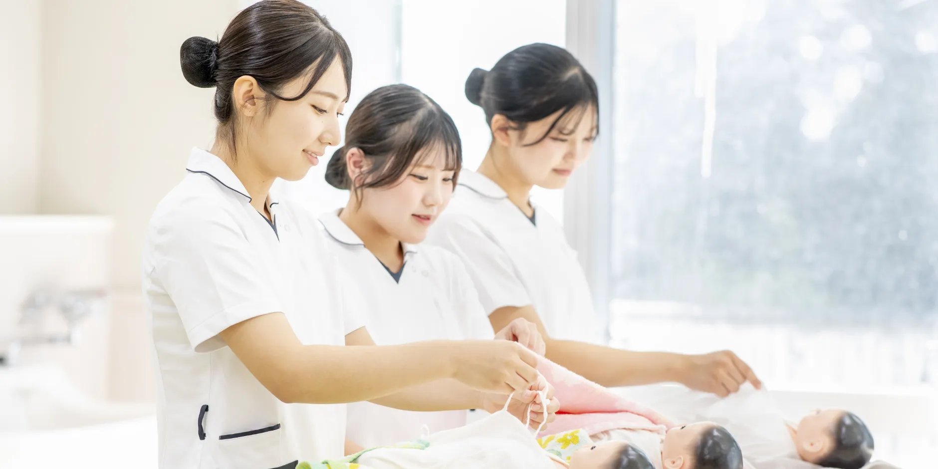 広い視野を持ち 社会の変化に対応できる 看護の実践家を目指す