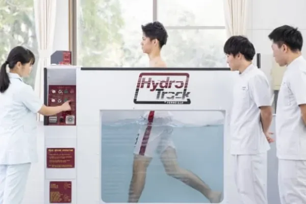 水治療訓練用大型水槽