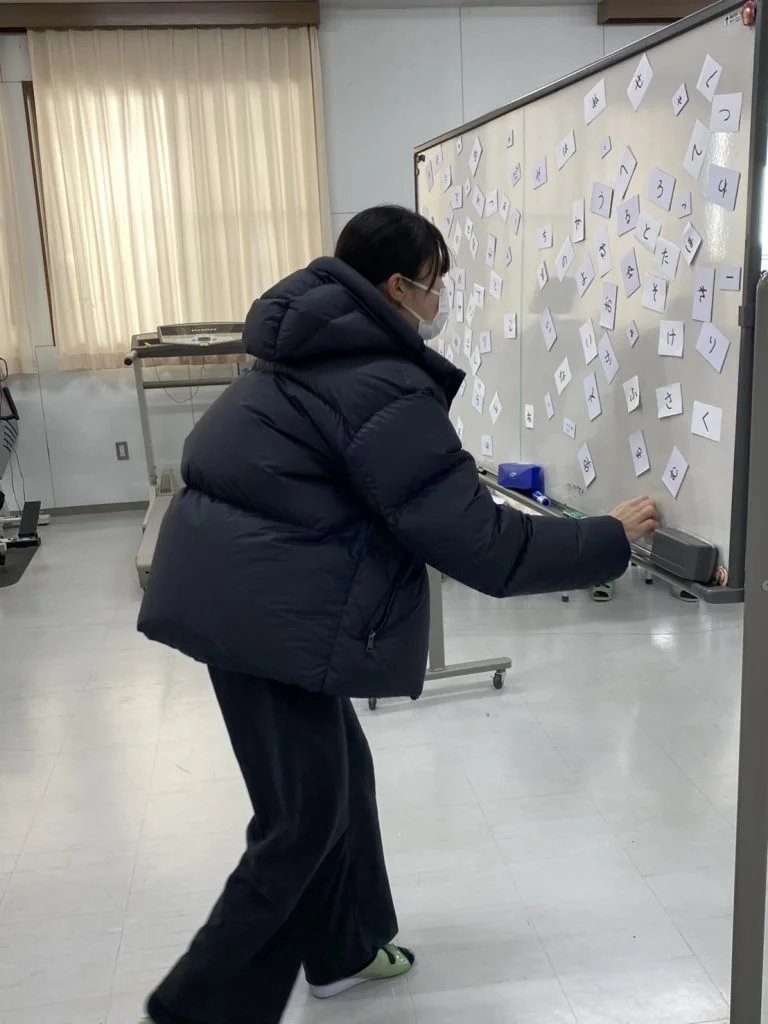 【理学療法士養成学科】2年生が地域リハビリテーションでレクリエーション発表を行いました