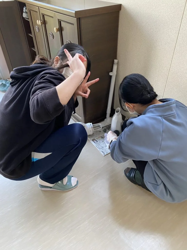 【看護学科】3年生が大掃除を実施｜ピカピカの教室で国試対策へ